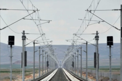 Dikkat! Demiryolu hattına elektrik verilecek