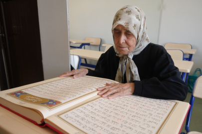 87 yaşında Kur’an-ı Kerim okumayı öğrendi