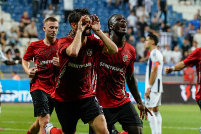 AĞA DA BİZİZ, PAŞA DA!