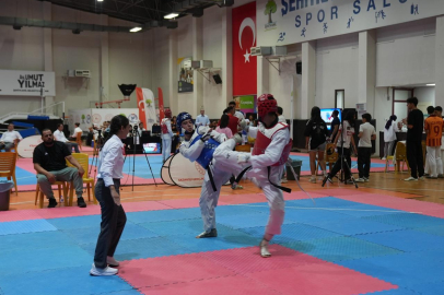 İLLER ARASI ÜMİTLER TAEKWONDO ŞAMPİYONASI ŞEHİTKAMİL’DE YAPILDI
