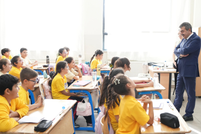 BAKAN TEKİN’DEN SÜRPRİZ OKUL ZİYARETİ