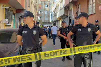 Boşanma aşamasındaki eşini öldürüp intihar etti