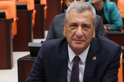 Öztürkmen kaynak kitap sorununa değindi