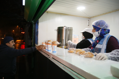 BÜYÜKŞEHİR’DEN 40 BÖLGEDE ÇORBA İKRAMI