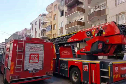 Elektrik kontağı yangına neden oldu: 4 kişi dumandan etkilendi