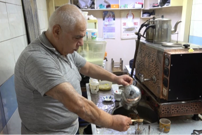 Tarihi Bakırcılar Çarşısı’nın yarım asırlık çaycısı