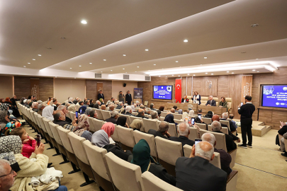 Umreden dönen ikinci kafile, Fatma Şahin ile bir araya geldi