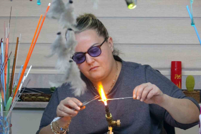 800 derece ateşle buluşan cam sanat eserine dönüşüyor