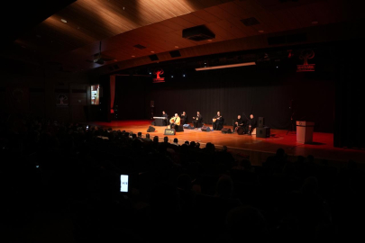 ŞEHİTKAMİL’DE 25 ARALIK COŞKUSU KAHRAMANLIK TÜRKÜLERİYLE TAÇLANDI