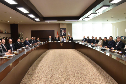 “SANAYİDE DİJİTAL DÖNÜŞÜM VE YAPAY ZEKA” KONUSU ELE ALINDI