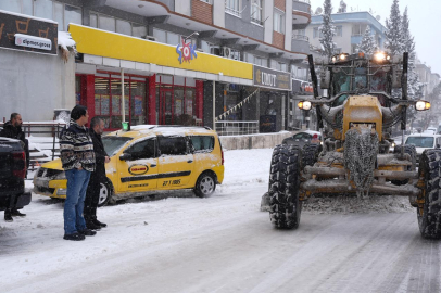 ŞEHİTKAMİL’DE KARLA MÜCADELE SEFERBERLİĞİ