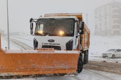 Nizip Belediyesi kar mesaisini aralıksız sürdürüyor