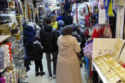 Çeyiz düzen kızların yolu bu çarşıdan geçiyor