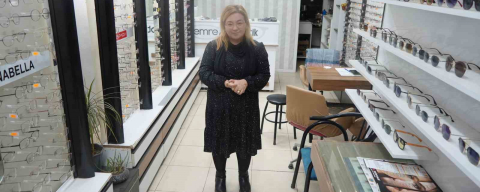 Depremde ölen eşinin mesleğini sürdürerek hayata tutundu