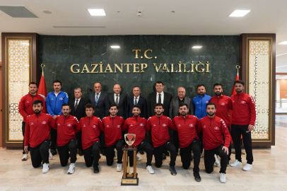 Volkan Group Hokey Takımı’ndan Vali Çeber’e ziyaret