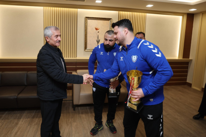 ŞAHİNBEY’İN ŞAMPİYON GÜREŞÇİLERİNDEN BÜYÜK BAŞARI