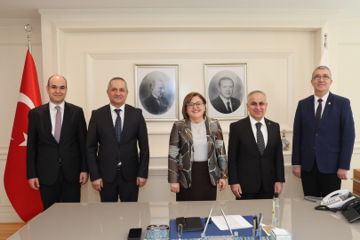 Gençlere hem eğitim hem iş deneyimi