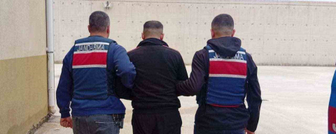 Göçmen organizatörü tutuklandı