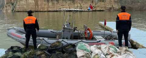 Ağ ile avlanma yasağına uymayan şahıslar jandarmaya yakalandı