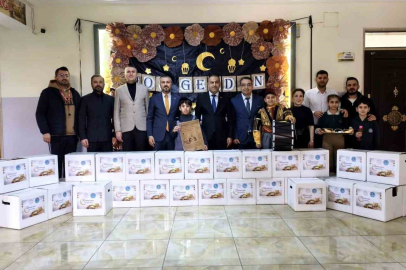 Öğrenciler yardım kolileri hazırladı