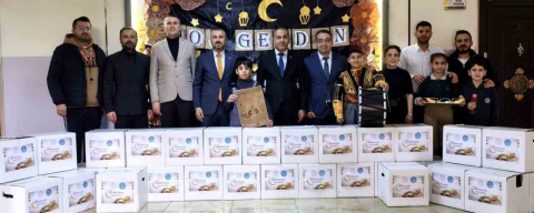 Öğrenciler yardım kolileri hazırladı