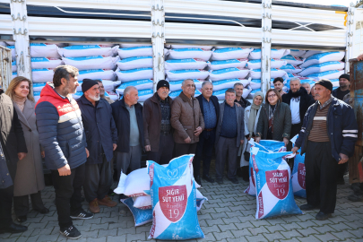 BÜYÜKŞEHİR’NDEN 1 MİLYON KİLOYU AŞAN YEM DESTEĞİ
