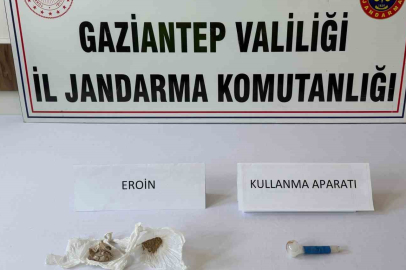 Araçta uyuşturucu geçirildi: 3 gözaltı