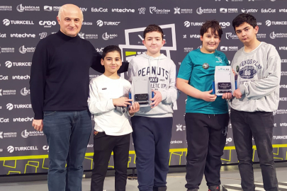 SANKO OKULLARI VEX IQ ROBOT YARIŞMASINDA TÜRKİYE BİRİNCİSİ VE ÜÇÜNCÜSÜ OLDU