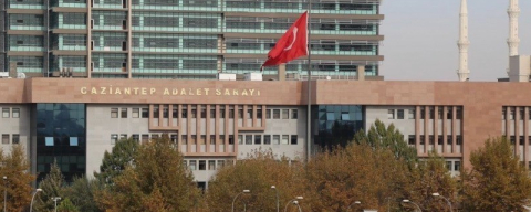 Karısını bıçaklayan kocaya 17 yıl hapis cezası