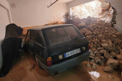 Yağmur duvarı yıktı