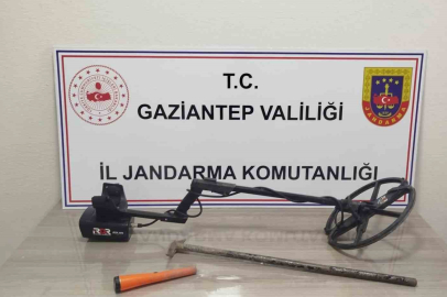 Define bulmak için kaçak kazı yapan 2 şahıs suçüstü yakalandı