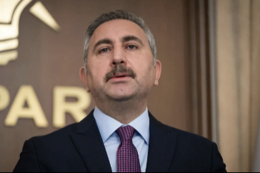 Gül: "Terörsüz Türkiye hedefi iç cephemizin en büyük kalesidir"