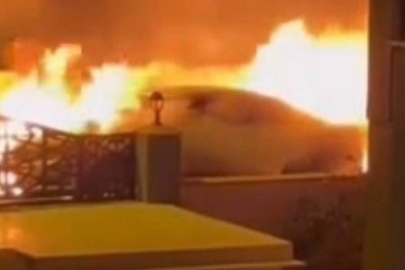 Park halindeki lüks otomobil alev alev yandı