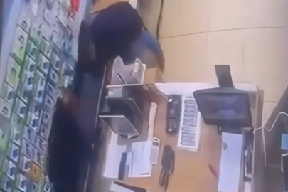 1 kişinin ayaklarından vurulduğu silahlı saldırı kamerada