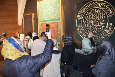 Mukaddes emanetler sergisi açıldı