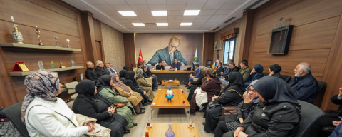 ŞEHİT AİLELERİNDEN BAŞKAN YILMAZ’A DESTEK ZİYARETİ