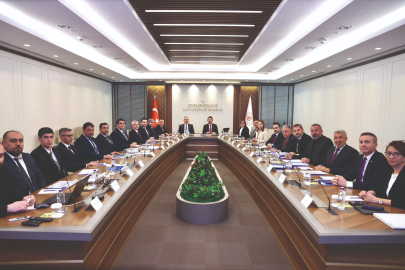 Gaziantep Heyeti Bakan Kurum’la Buluştu