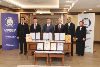 ŞAHİNBEY BELEDİYESİ’NDEN ÖĞRENCİLERE KAYNAK KİTAP DESTEĞİ