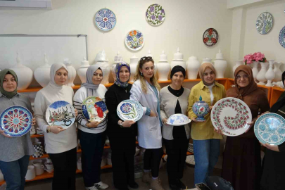 Çini, kadınların ellerinde hayat buluyor