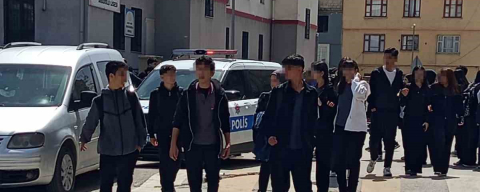 Gaziantep’te lise önünde kurusıkı tabancalı saldırı paniği