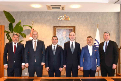 Bozgeyik: "İhracatçılarımız ülke kalkınmasının lokomotifidir"