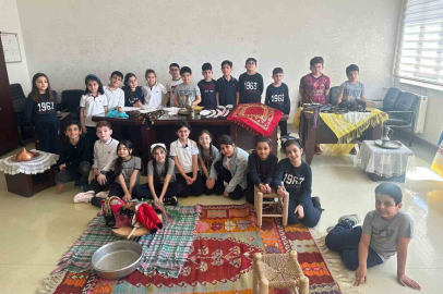 GKV’li öğrencilerden zamanda yolculuk sergisi