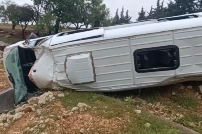 Kontrolden çıkan işçi servisi şarampole uçtu: 16 yaralı
