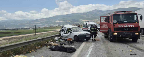 TAG Otoyolu’nda tır hafif ticari araca arkadan çarptı: 2 ölü, 2 yaralı