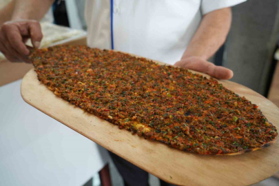 Gaziantep’in tescilli lezzeti lahmacun 180 TL’den satılıyor