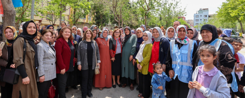Vatandaşlardan Fatma Şahin’e yoğun ilgi