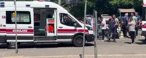 Cezaevi önünde silahlı saldırı: 2 yaralı