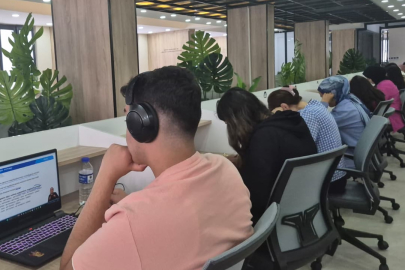 Nizip Belediyesi'nden gençlere Bilgi İstasyonu