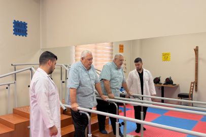 ALZHEİMER MERKEZİNDE YENİDEN HAYATA TUTUNDU