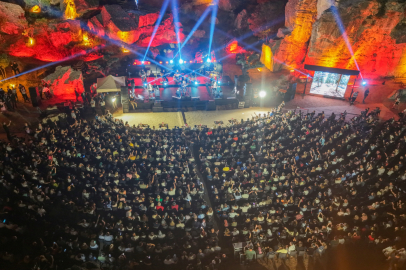 DÜLÜK’TE TARİH, SANAT VE MUTLULUK DOLU BİR GECE